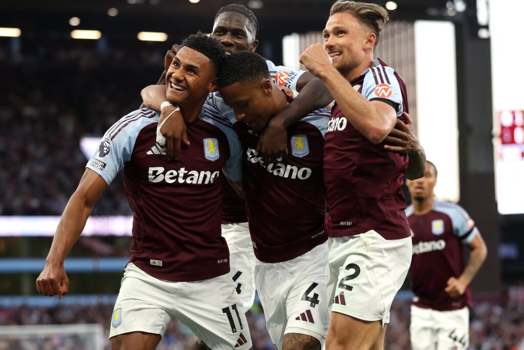 Tim Aston Vile slavi gol