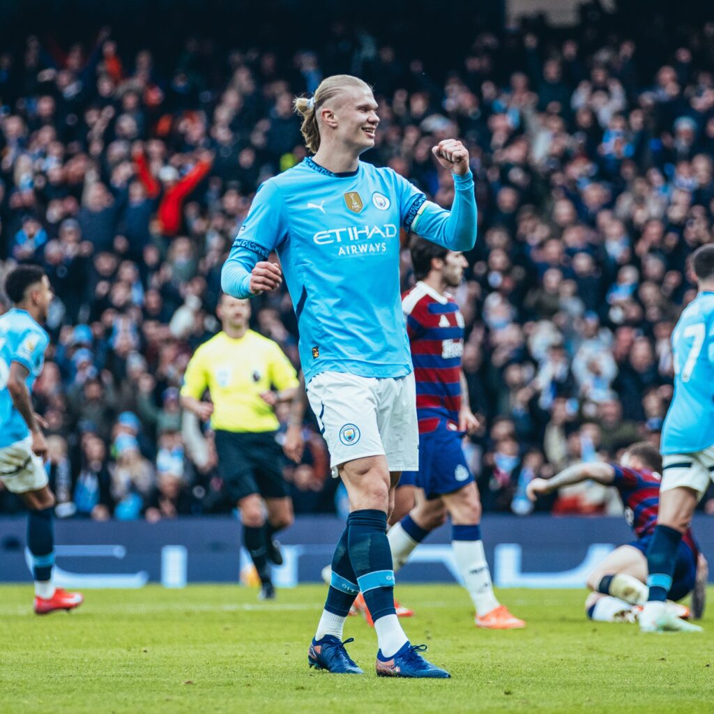 Erling Haland u dresu Mančester Sitija