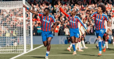 Fudbaleri Kristal Palasa proslavljaju pogodak