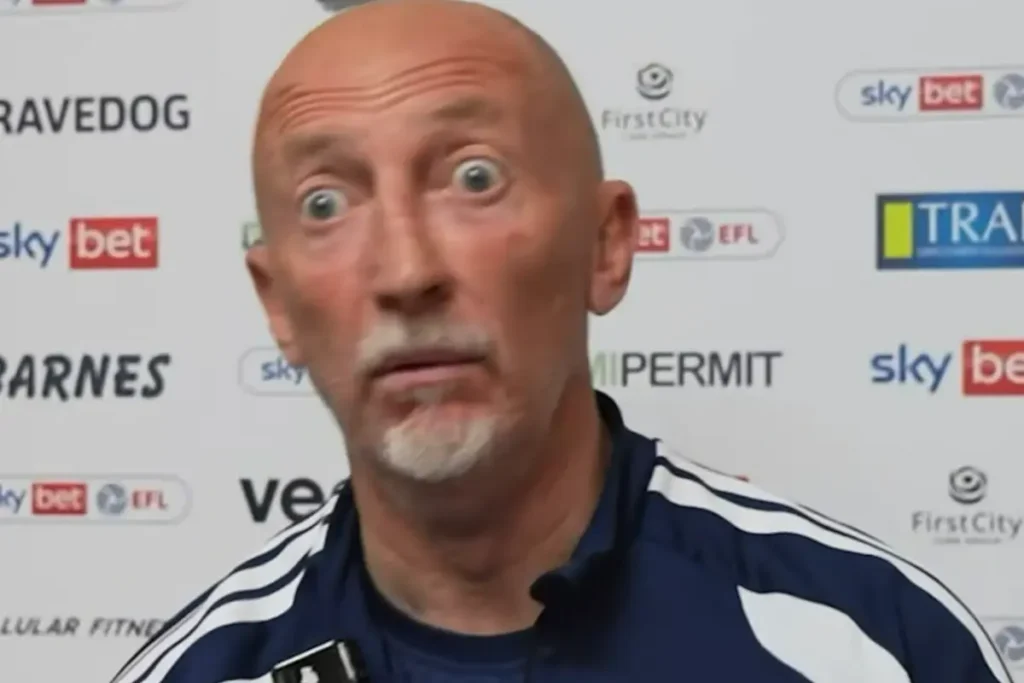 Ijan Holovej konferencija